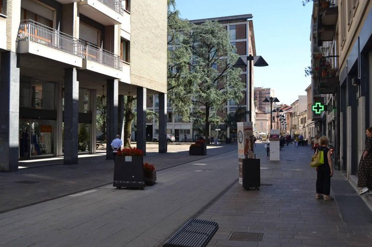 Bar/gelateria Seregno centro strorico Seregno