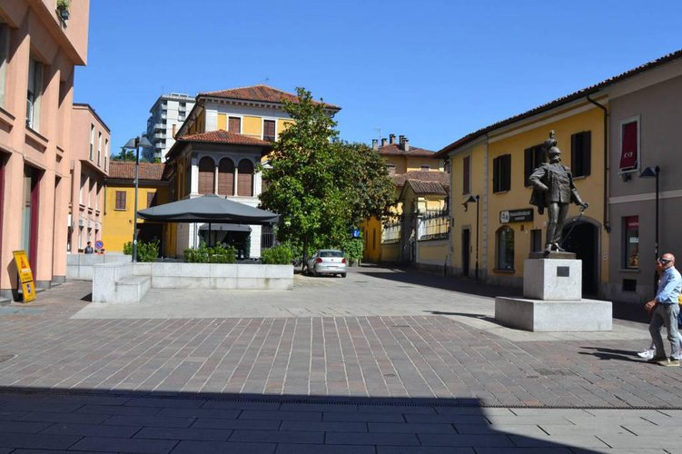 Bar/gelateria Seregno centro strorico Seregno