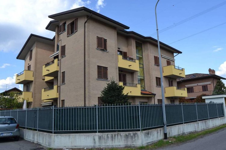 3 locali cesano Maderno Molinello