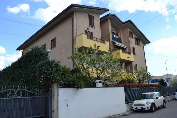 3 locali cesano Maderno Molinello Cesano Maderno