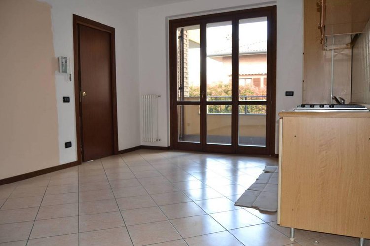 3 locali cesano Maderno Molinello Cesano Maderno