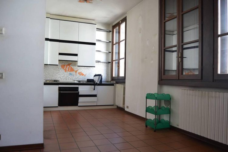 4 Locali Meda Iris Meda