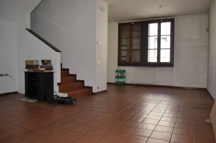 4 Locali Meda Iris Meda