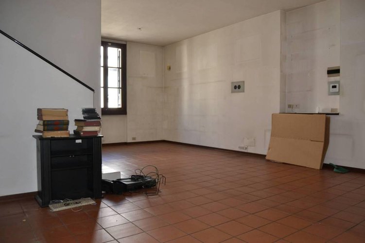 4 Locali Meda Iris Meda