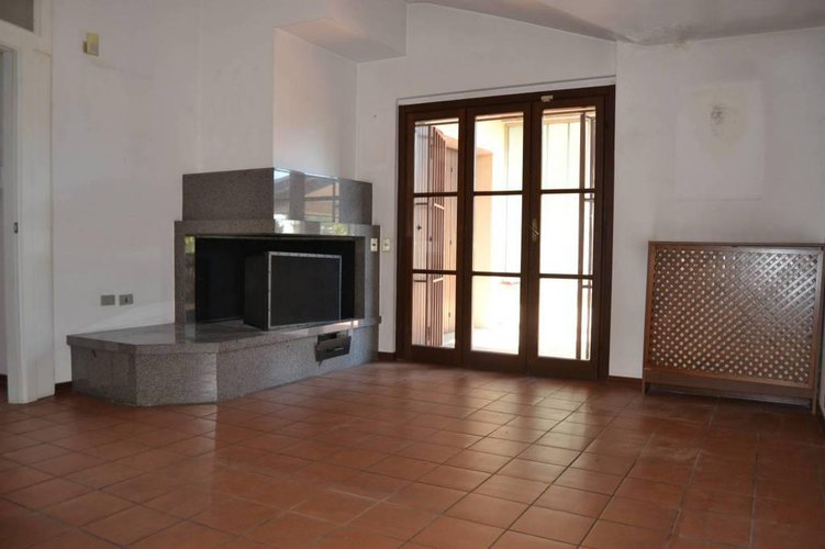 4 Locali Meda Iris Meda