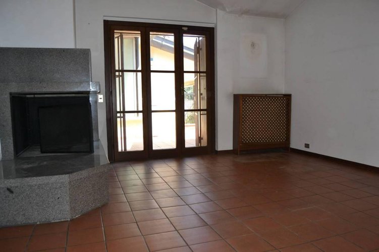 4 Locali Meda Iris Meda