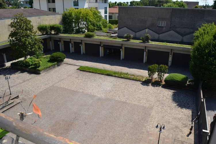 4 Locali Meda Iris Meda