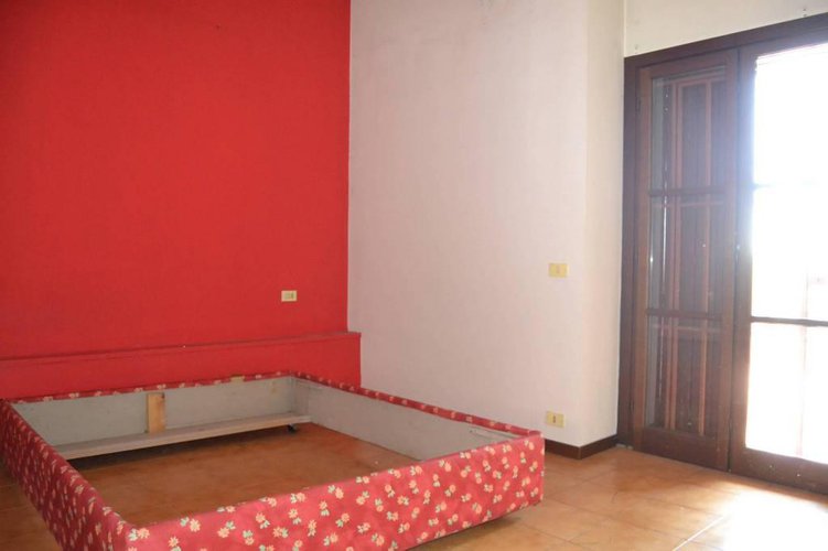 4 Locali Meda Iris Meda