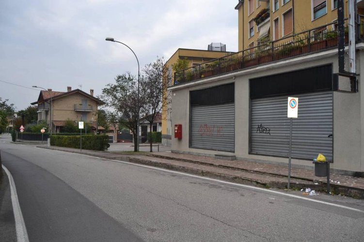 negozio locazione Giussano Giussano