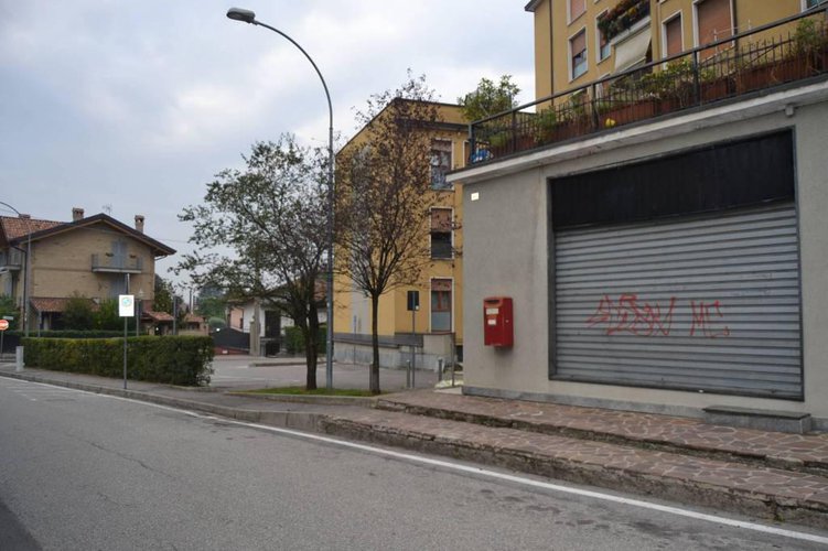 negozio locazione Giussano Giussano