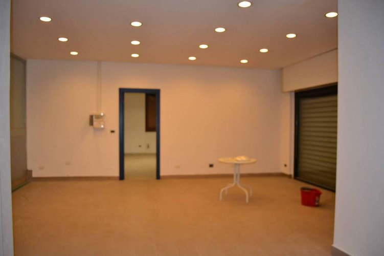 negozio locazione Giussano Giussano