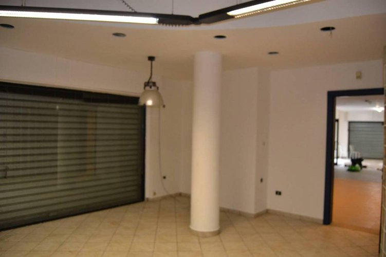 negozio locazione Giussano Giussano