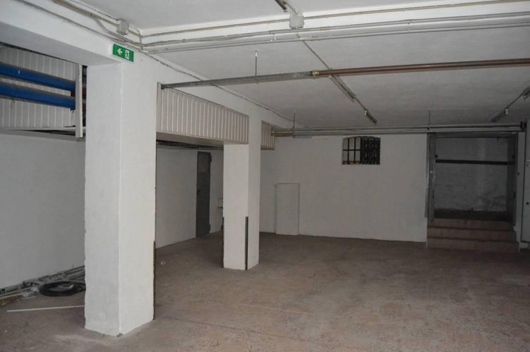 negozio locazione Giussano Giussano