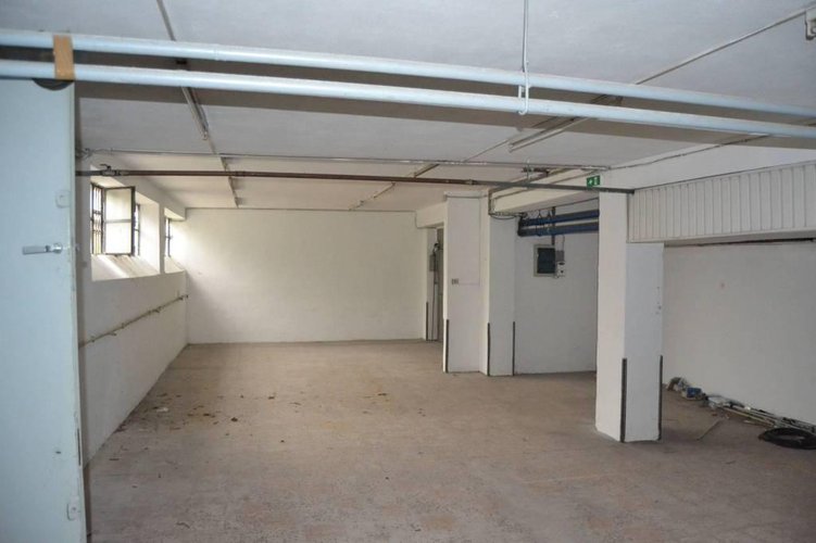 negozio locazione Giussano Giussano