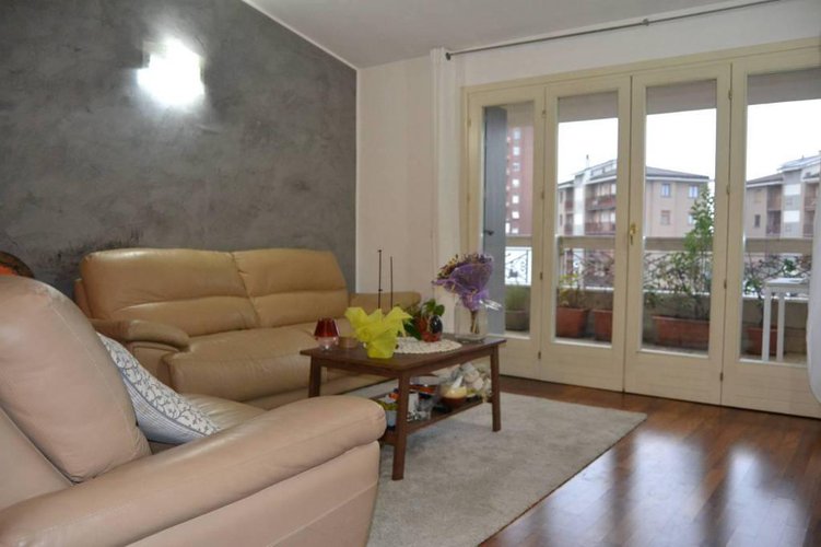 Locazione 3 locali piazza roma Seregno