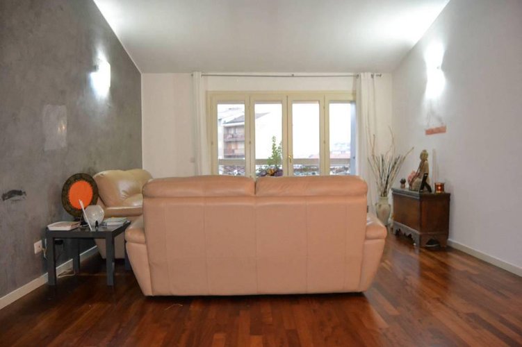 Locazione 3 locali piazza roma Seregno