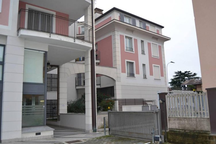 Locazione 3 locali arredato via Rossini Seregno