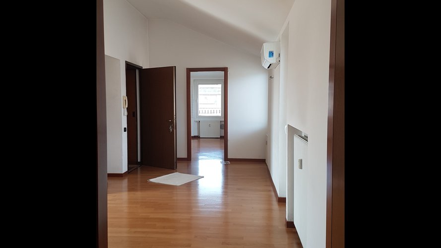 Attico. Via Malj Tabajani. Vista città alta. Bergamo