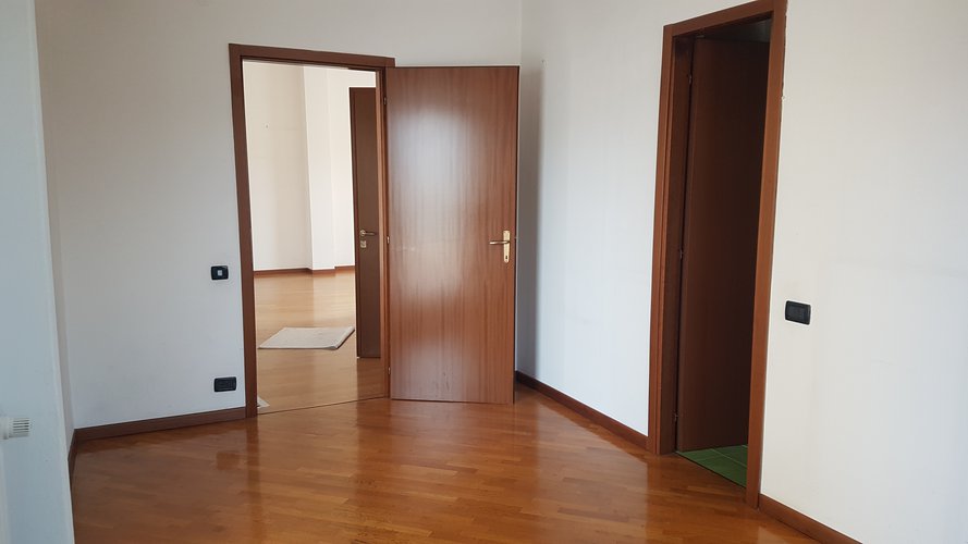 Attico. Via Malj Tabajani. Vista città alta. Bergamo