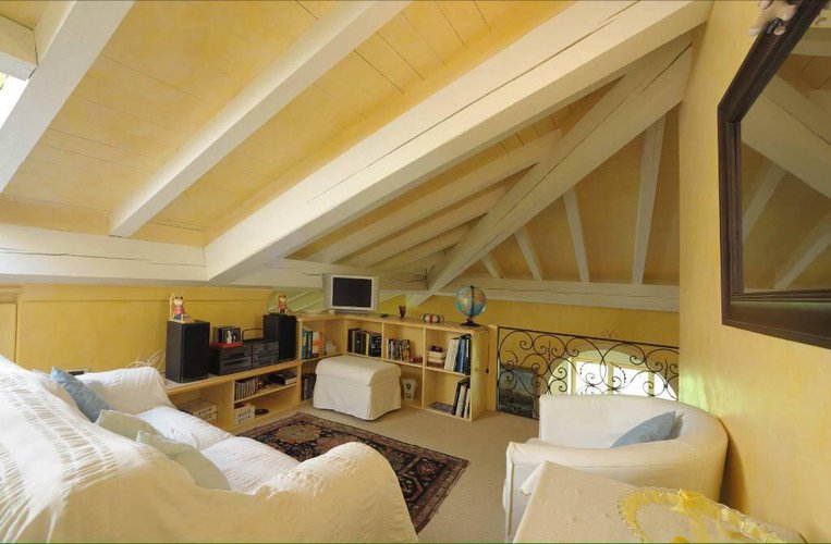 Soiano del Lago (BS). Nel Golf Club attico con vista Soiano del lago