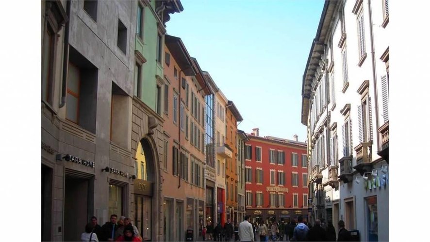 Negozio in affitto a Bergamo, Centrale
