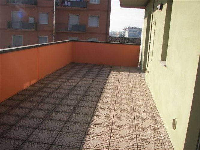 TRILOCALE VIA MORONI