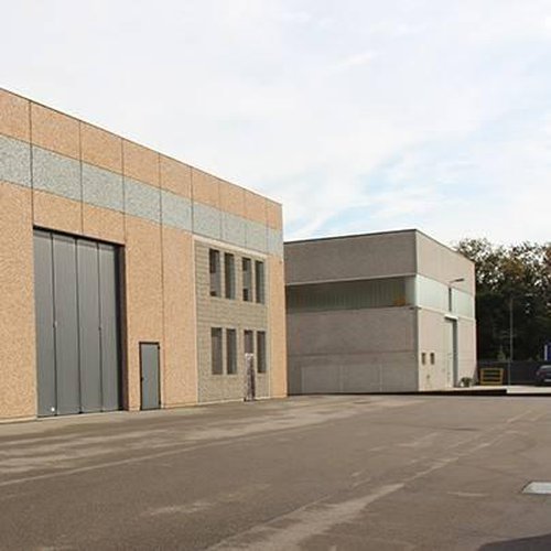 Capannone in vendita ad Albano Sant'Alessandro Albano Sant'Alessandro