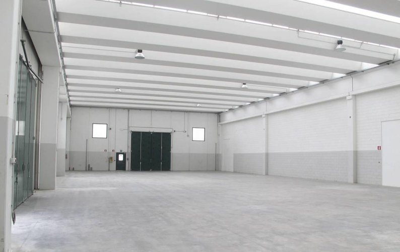 AFFITTASI IMMOBILE INDUSTRIALE 2.076 MQ IN VIA TONALE 19 Albano Sant'Alessandro