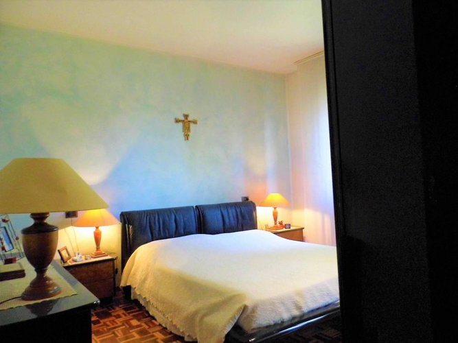 comodo ampio trilocale Carobbio degli Angeli