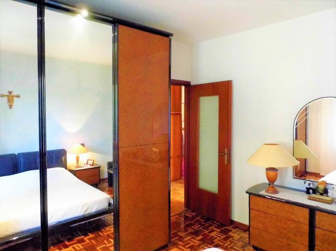 comodo ampio trilocale Carobbio degli Angeli