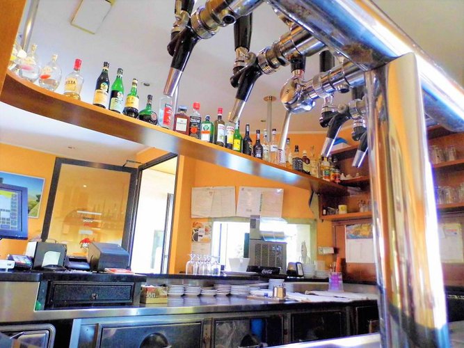 Su strada di fortissimo passaggio, edificio commerciale Cavernago