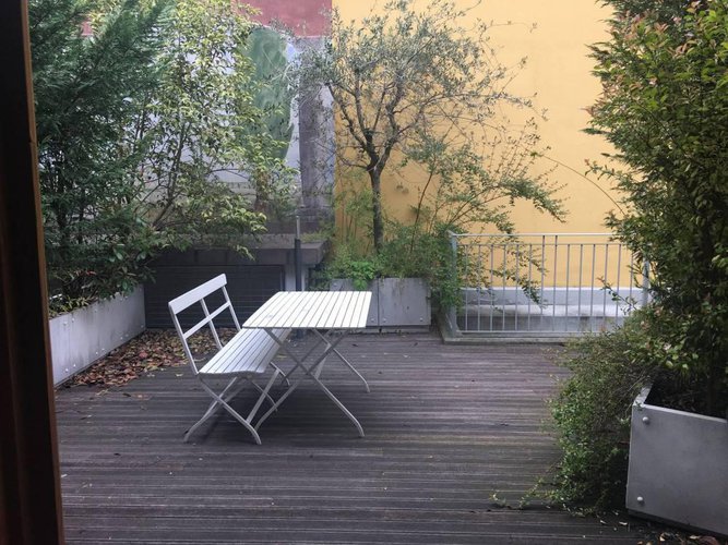 Monolocale con ampio spazio esterno privato