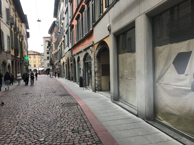 negozio centrale plurivetrin Bergamo