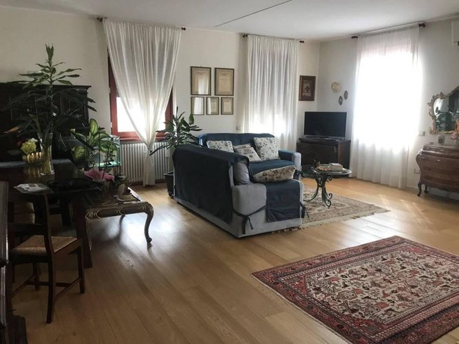 Centralissimo ultimo piano completamente ristrutturato Bergamo