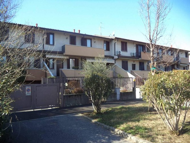 Villa a Schiera Mozzo