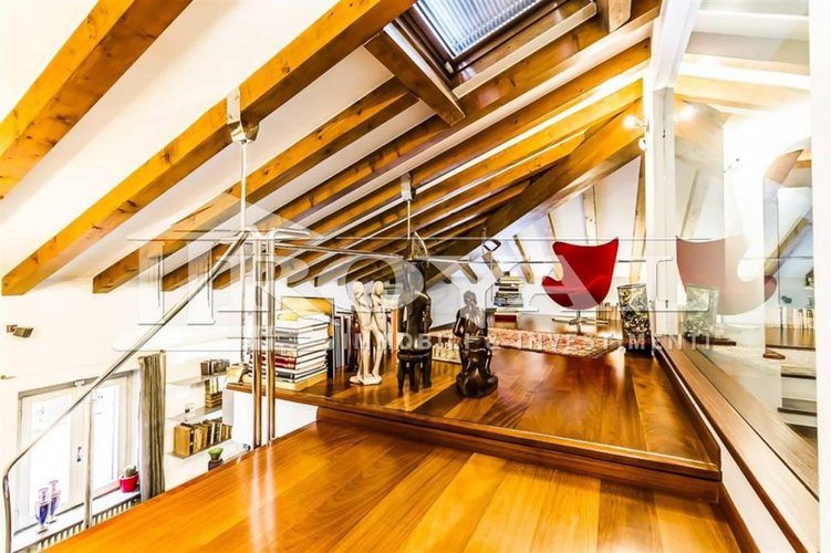 Centro storico - Appartamento di 200 mq all'ultimo piano Bergamo