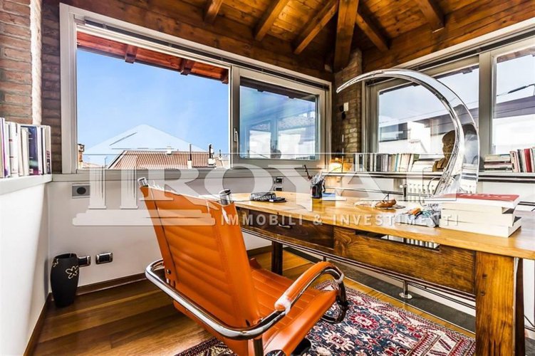 Centro storico - Appartamento di 200 mq all'ultimo piano Bergamo