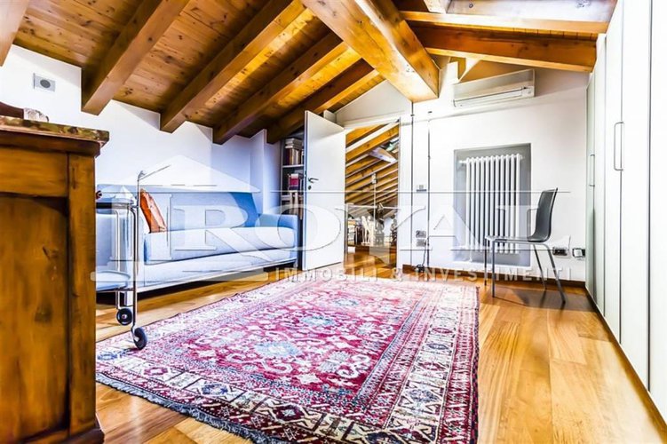 Centro storico - Appartamento di 200 mq all'ultimo piano Bergamo