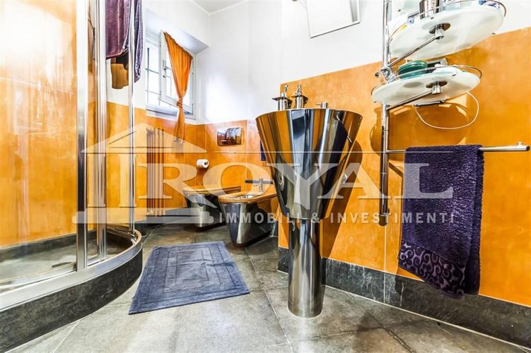 Centro storico - Appartamento di 200 mq all'ultimo piano Bergamo