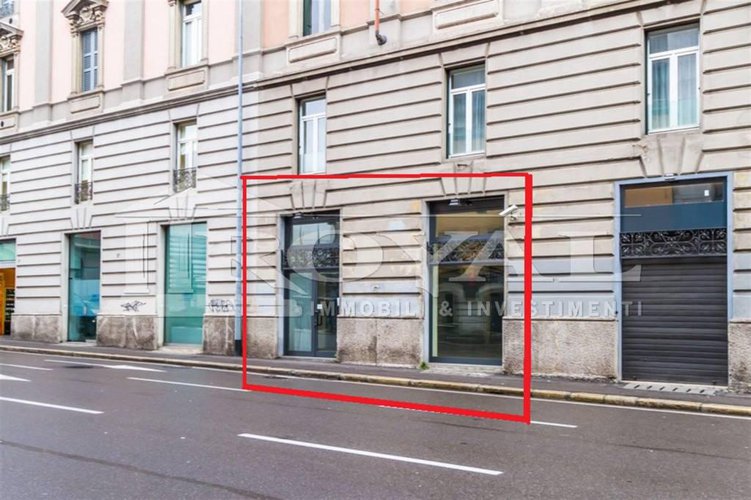 Negozio ristrutturato di 160 mq con due vetrine su strada Bergamo