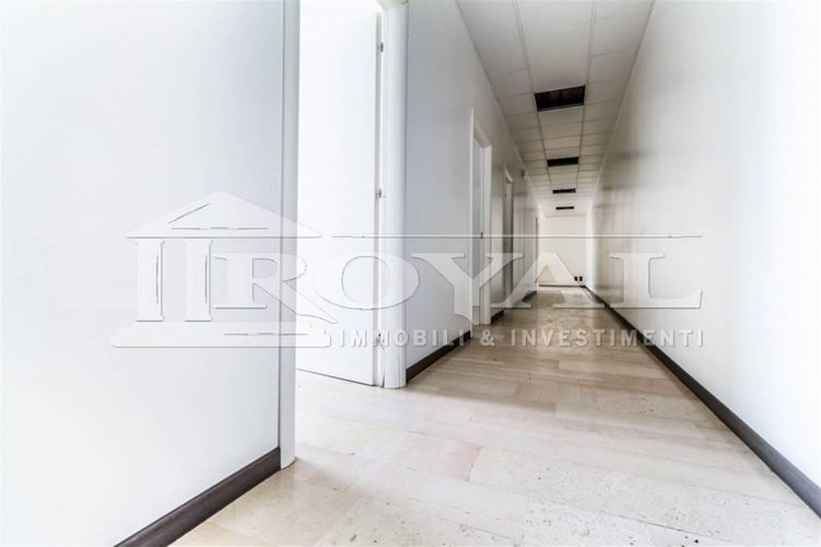 Ufficio di 700 mq Gorle