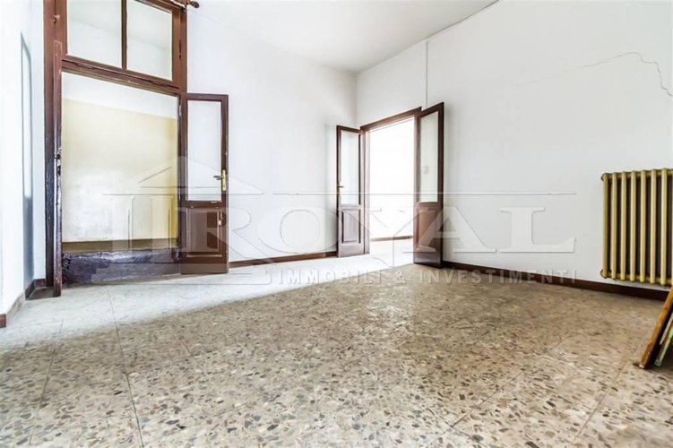 Trilocale di 100 mq da ristrutturare Bergamo