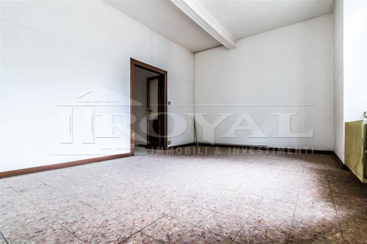 Trilocale di 100 mq da ristrutturare Bergamo