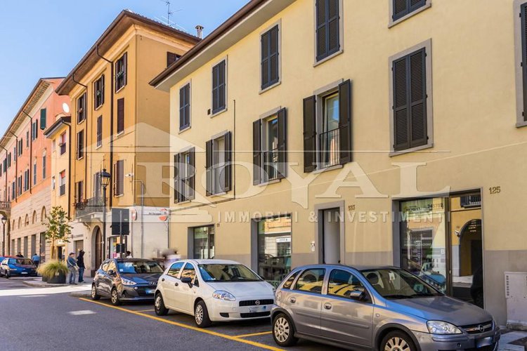 Nuovo negozio di 64 mq con vetrina su strada