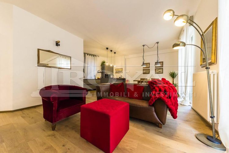 Trilocale ristrutturato a nuovo in zona Via XX Settembre