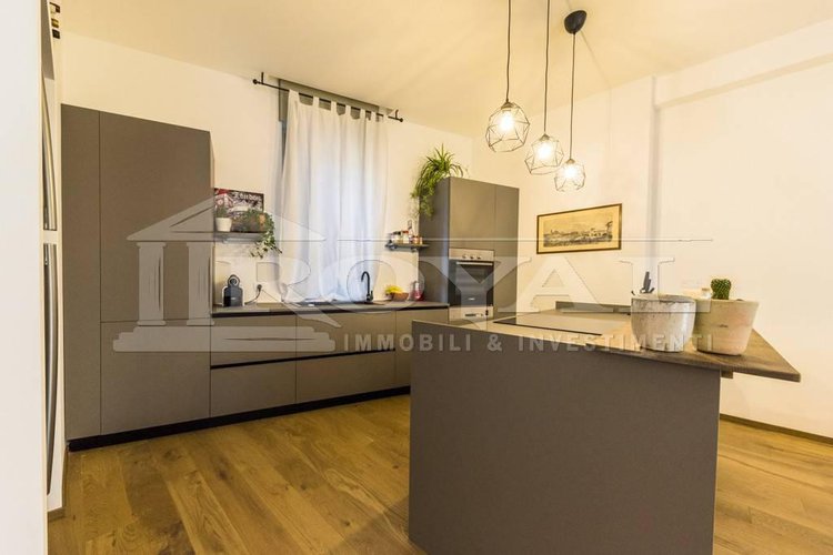 Trilocale ristrutturato a nuovo in zona Via XX Settembre Bergamo