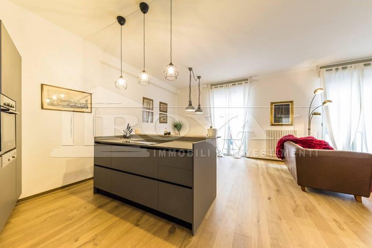 Trilocale ristrutturato a nuovo in zona Via XX Settembre Bergamo