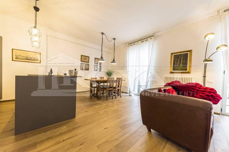 Trilocale ristrutturato a nuovo in zona Via XX Settembre Bergamo