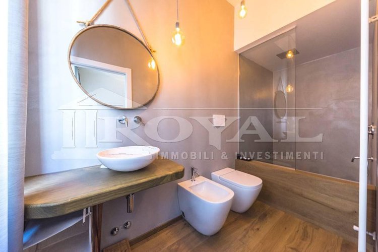 Trilocale ristrutturato a nuovo in zona Via XX Settembre Bergamo