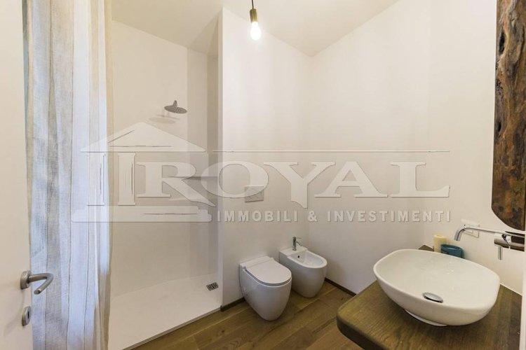 Trilocale ristrutturato a nuovo in zona Via XX Settembre Bergamo